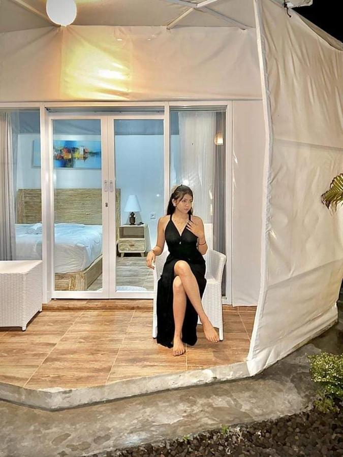 Starlake Villa & Glamping Kubupenlokan Exteriör bild