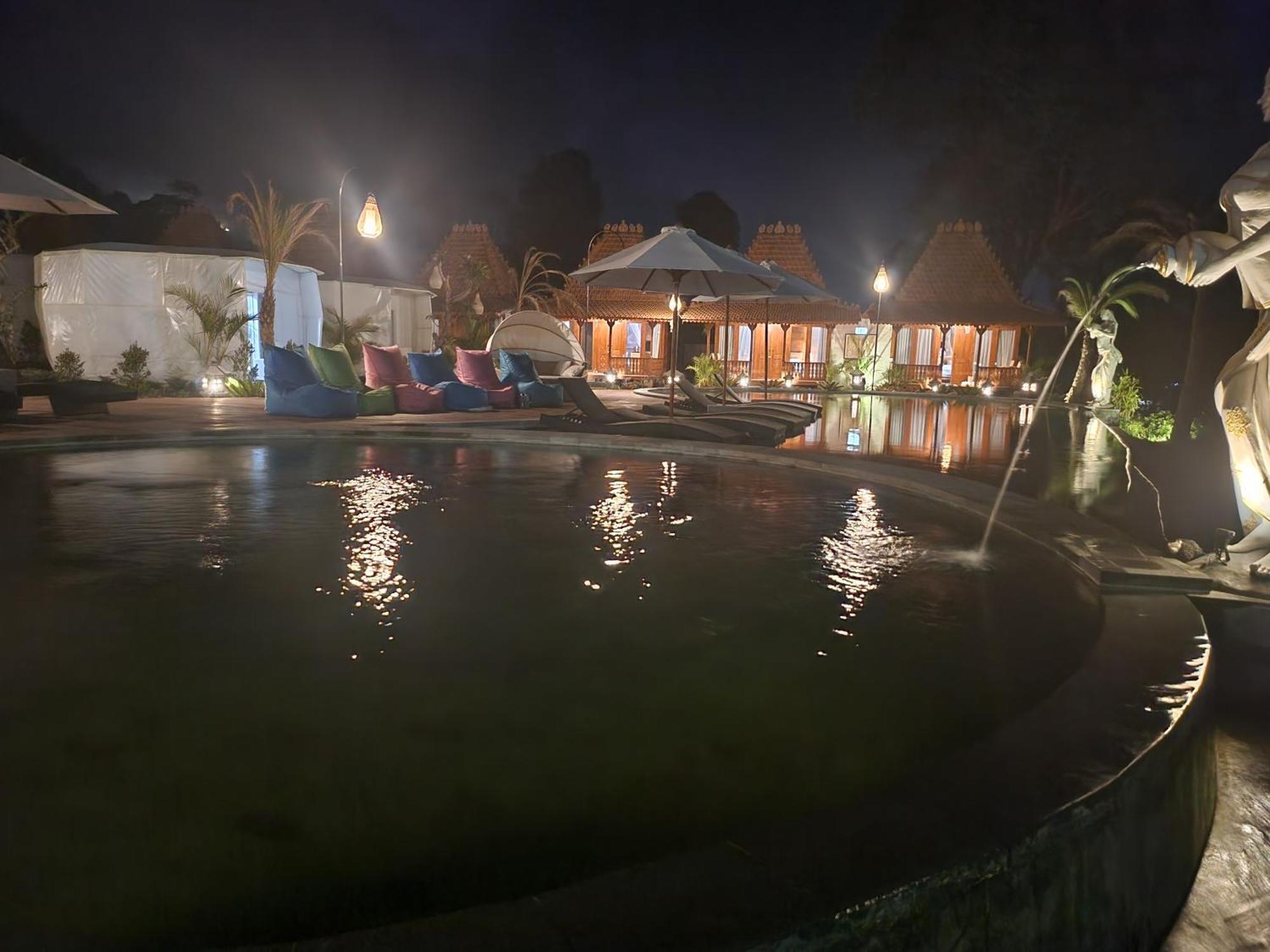 Starlake Villa & Glamping Kubupenlokan Exteriör bild