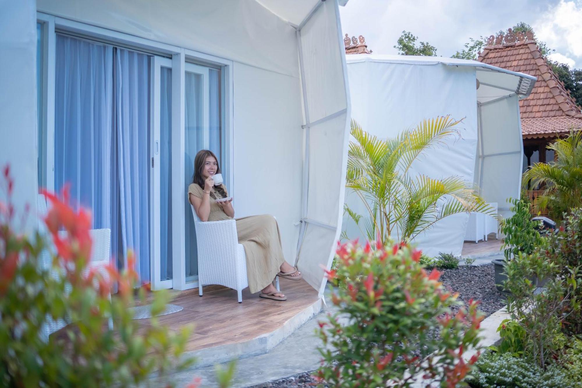 Starlake Villa & Glamping Kubupenlokan Exteriör bild
